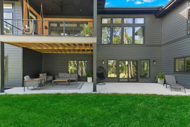 $1,699,000 | 815 North English Settlement Avenue, Rochester, WI 53105