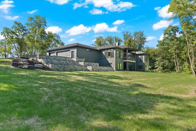 $1,699,000 | 815 North English Settlement Avenue, Rochester, WI 53105