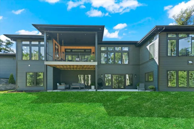 $1,699,000 | 815 North English Settlement Avenue, Rochester, WI 53105