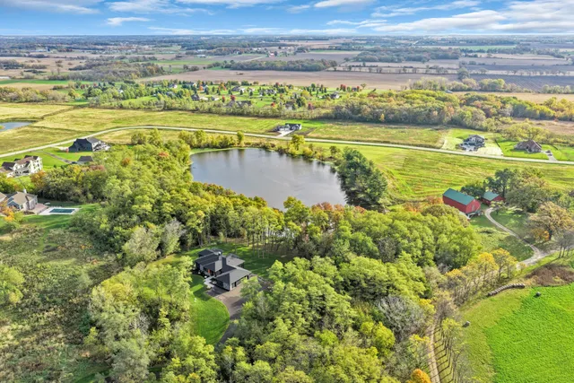 $1,699,000 | 815 North English Settlement Avenue, Rochester, WI 53105