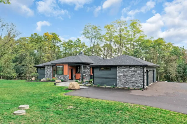 $1,699,000 | 815 North English Settlement Avenue, Rochester, WI 53105