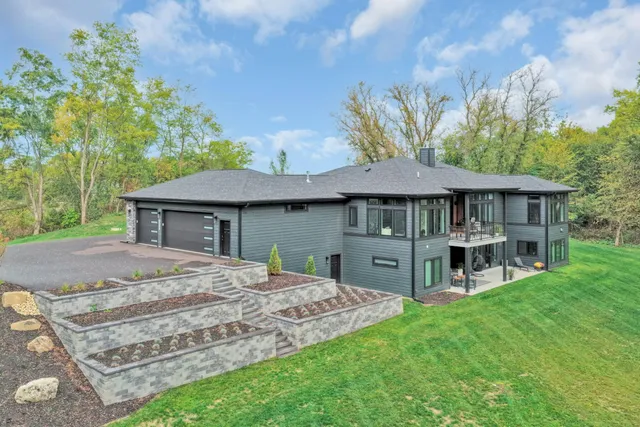 $1,699,000 | 815 North English Settlement Avenue, Rochester, WI 53105