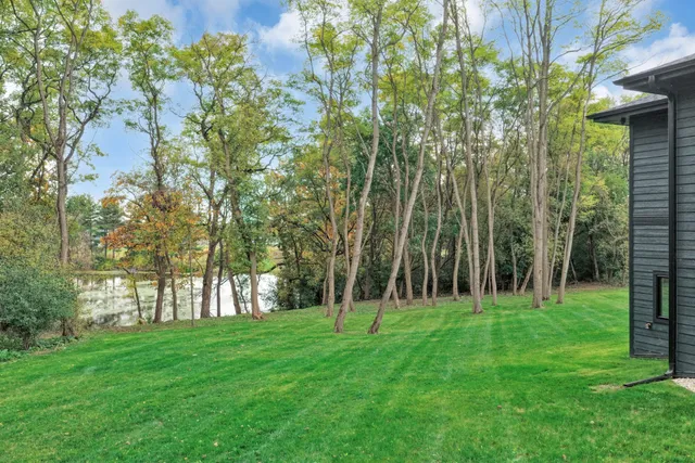 $1,699,000 | 815 North English Settlement Avenue, Rochester, WI 53105