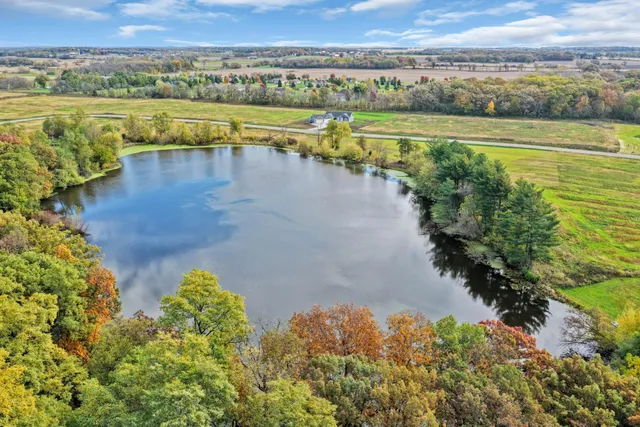 $1,699,000 | 815 North English Settlement Avenue, Rochester, WI 53105