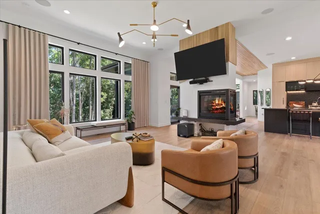 $1,699,000 | 815 North English Settlement Avenue, Rochester, WI 53105