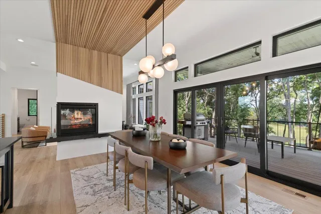 $1,699,000 | 815 North English Settlement Avenue, Rochester, WI 53105