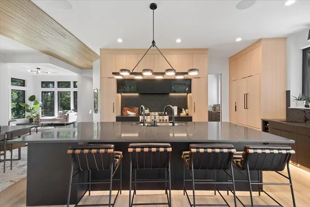 $1,699,000 | 815 North English Settlement Avenue, Rochester, WI 53105