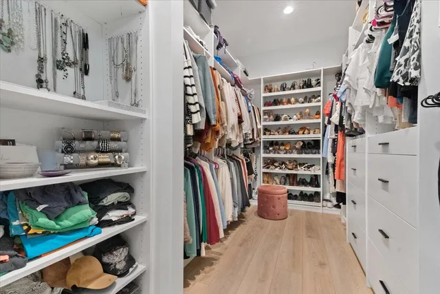 $1,699,000 | 815 North English Settlement Avenue, Rochester, WI 53105