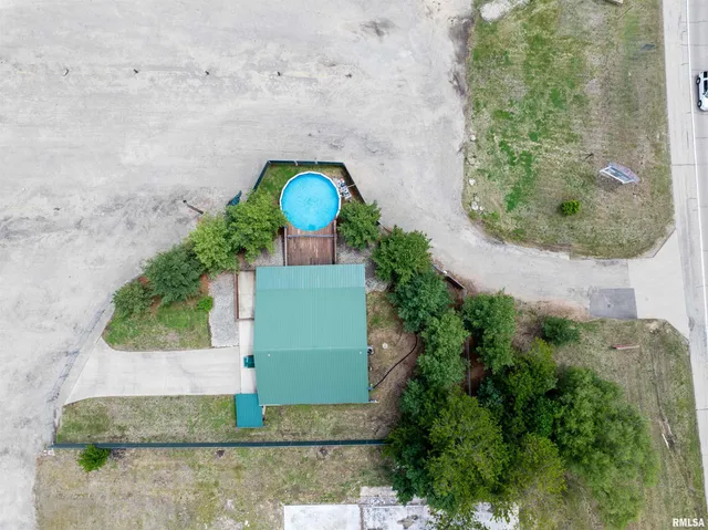 $240,000 | 1012 Viaduct Road, Savanna, IL 61074