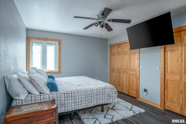 $240,000 | 1012 Viaduct Road, Savanna, IL 61074