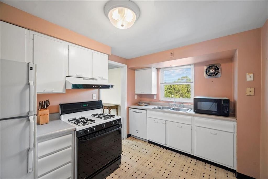 118 Rockingham Road Pittsburgh, PA 15238 - Photo 13 of 31 Gallery Image 13