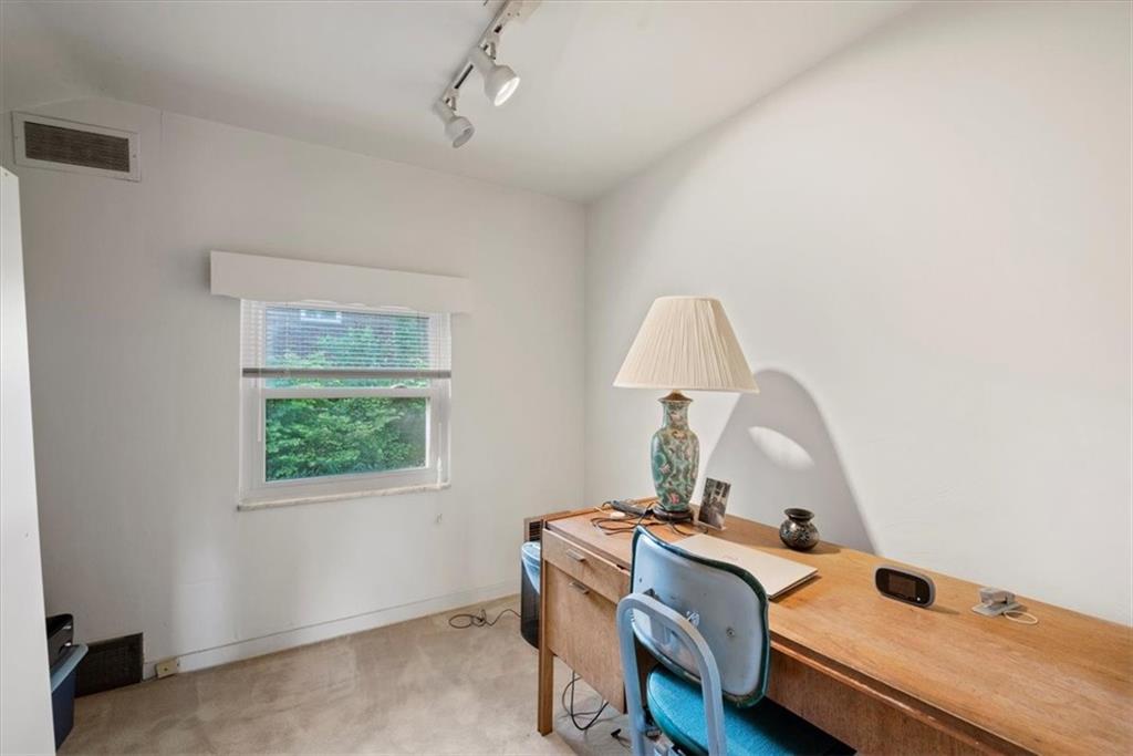 118 Rockingham Road Pittsburgh, PA 15238 - Photo 20 of 31 Gallery Image 20