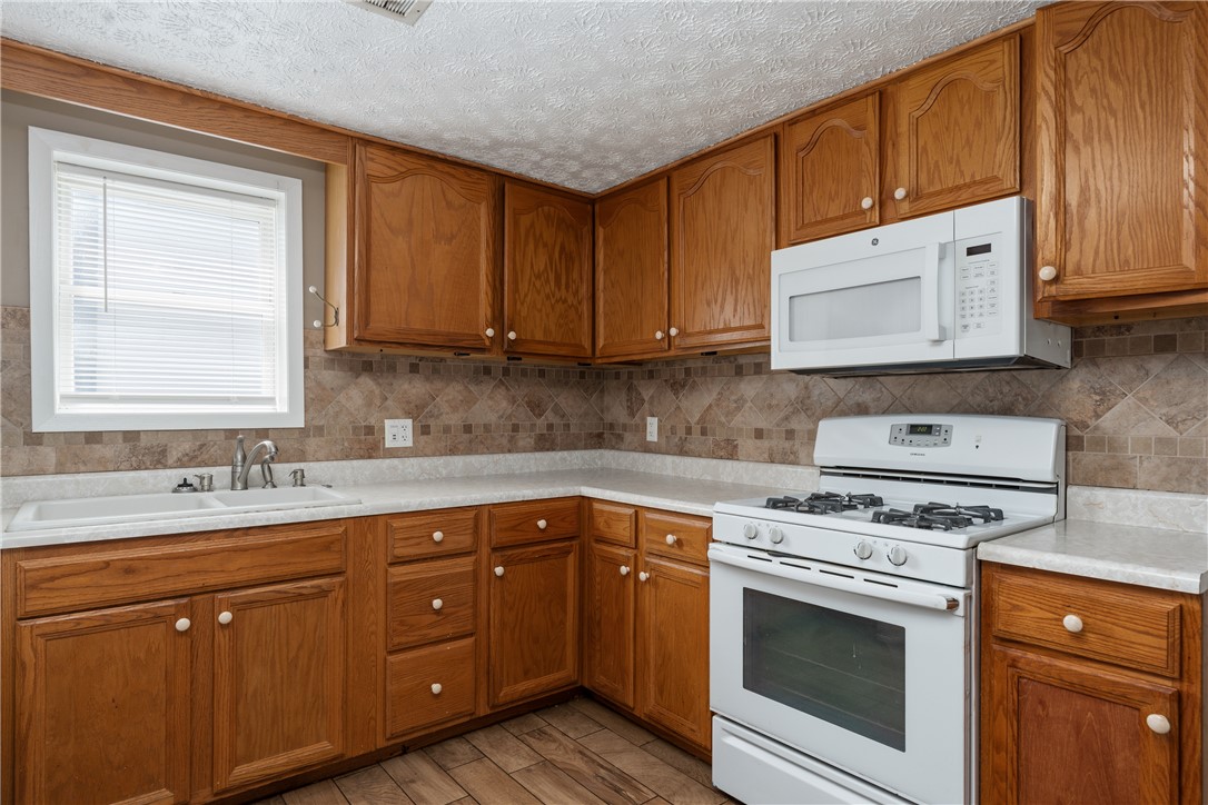 31 North Clarksville Road Waynesville, OH 45068 - Photo 9 of 33