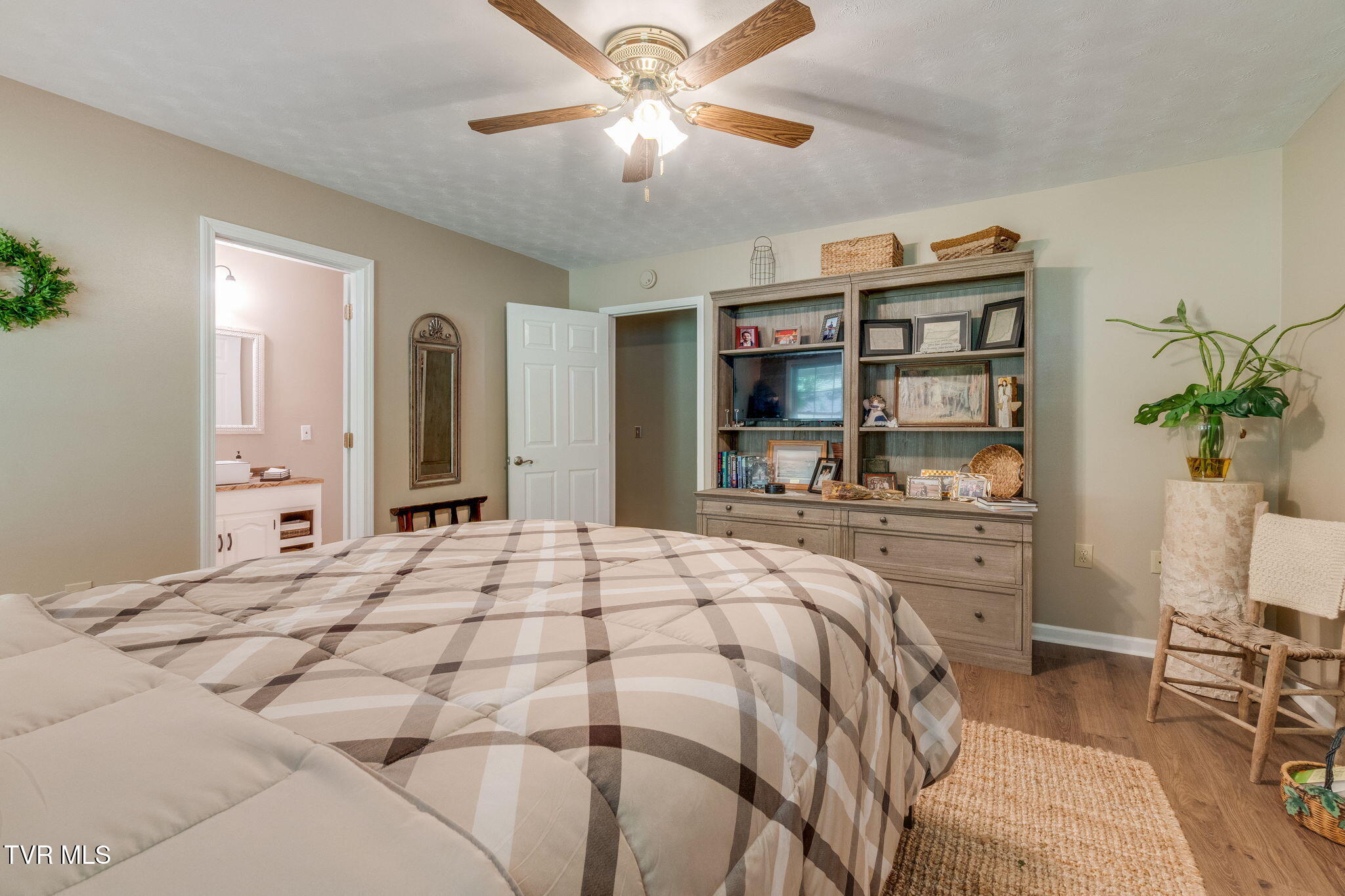 109 Cherokee Circle Erwin, TN 37650 - Photo 21 of 35 019