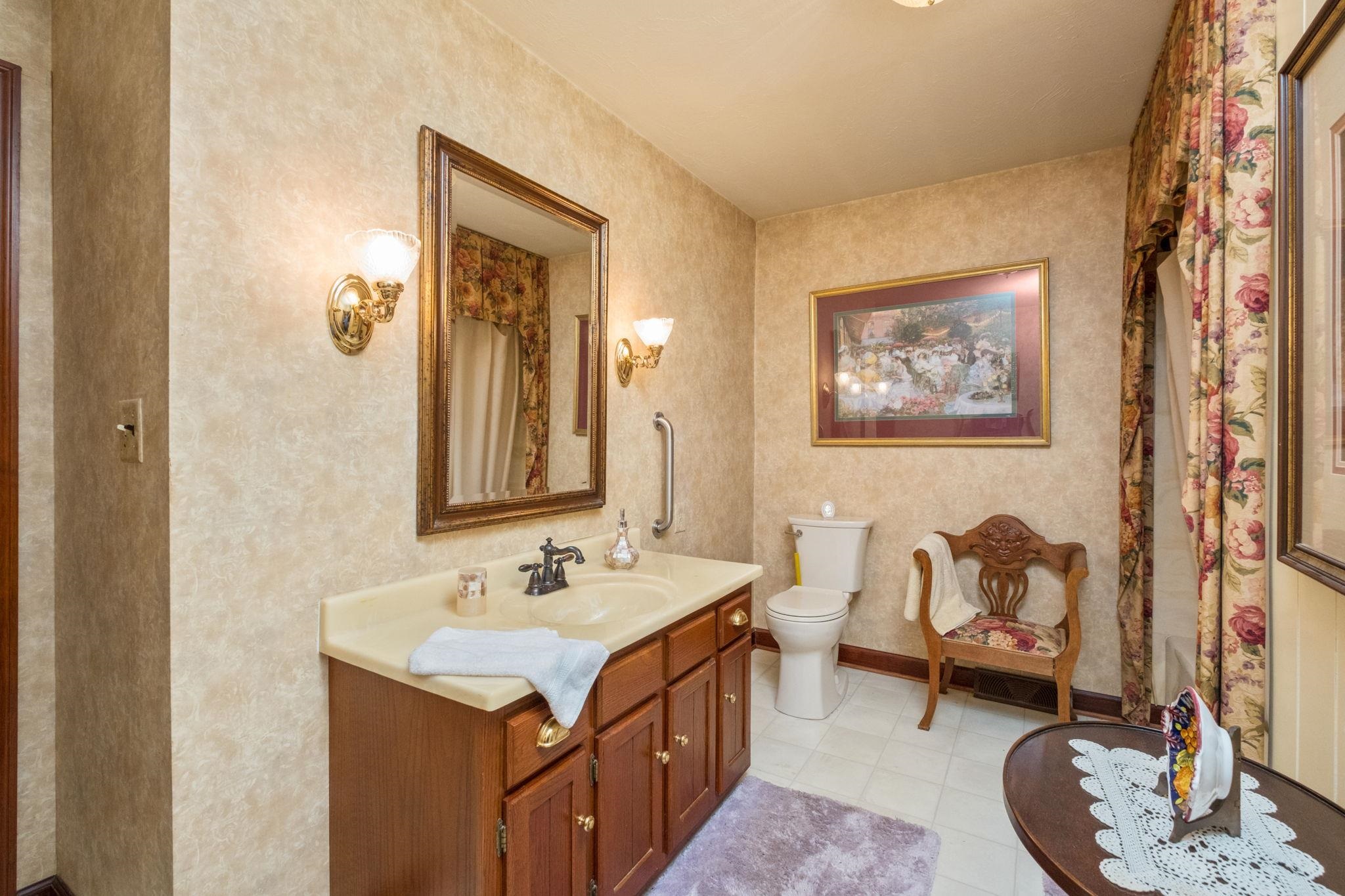 620 Walnut Hills Road Staunton, VA 24401 - Photo 30 of 40 Primary Bathroom