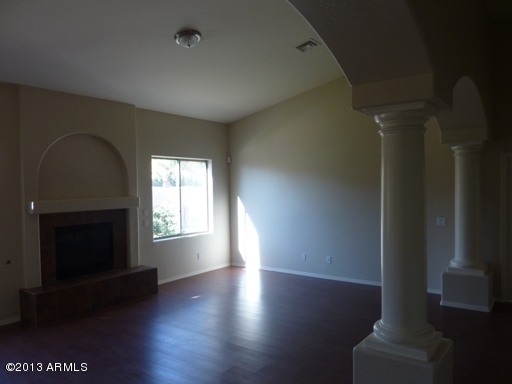 33 East Elgin Street Gilbert, AZ 85295 - Photo 4 of 15 FamilyRoom1
