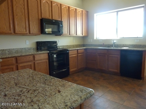 33 East Elgin Street Gilbert, AZ 85295 - Photo 7 of 15 Kitchen1