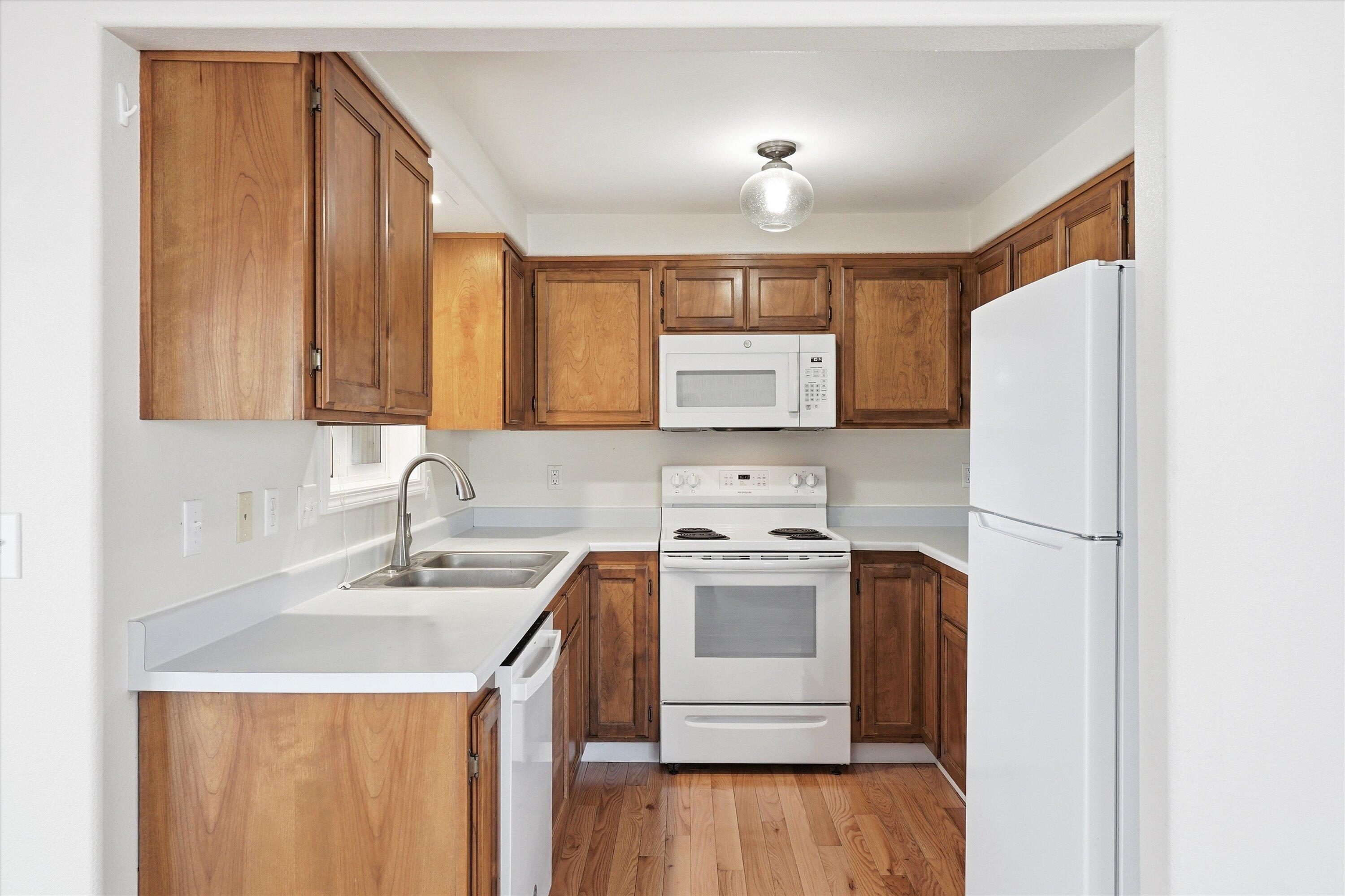 512 Village Drive Central Point, OR 97502 - Photo 10 of 23