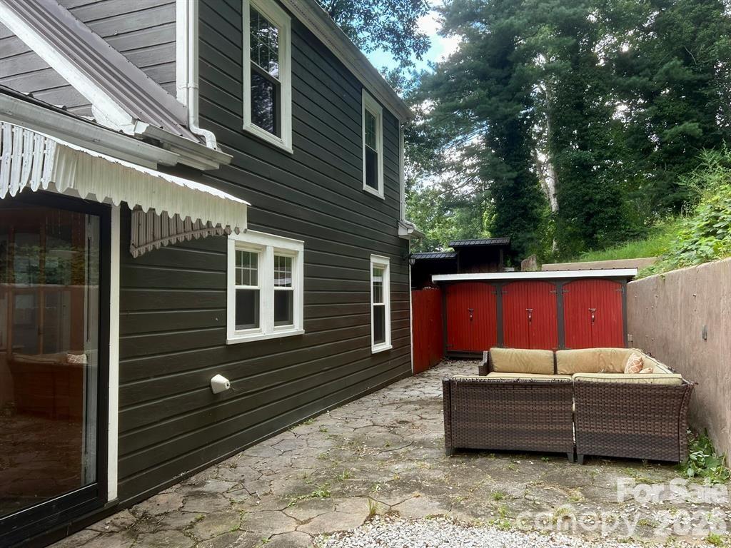 404 Huffman Street Morganton, NC 28655 - Photo 2 of 29