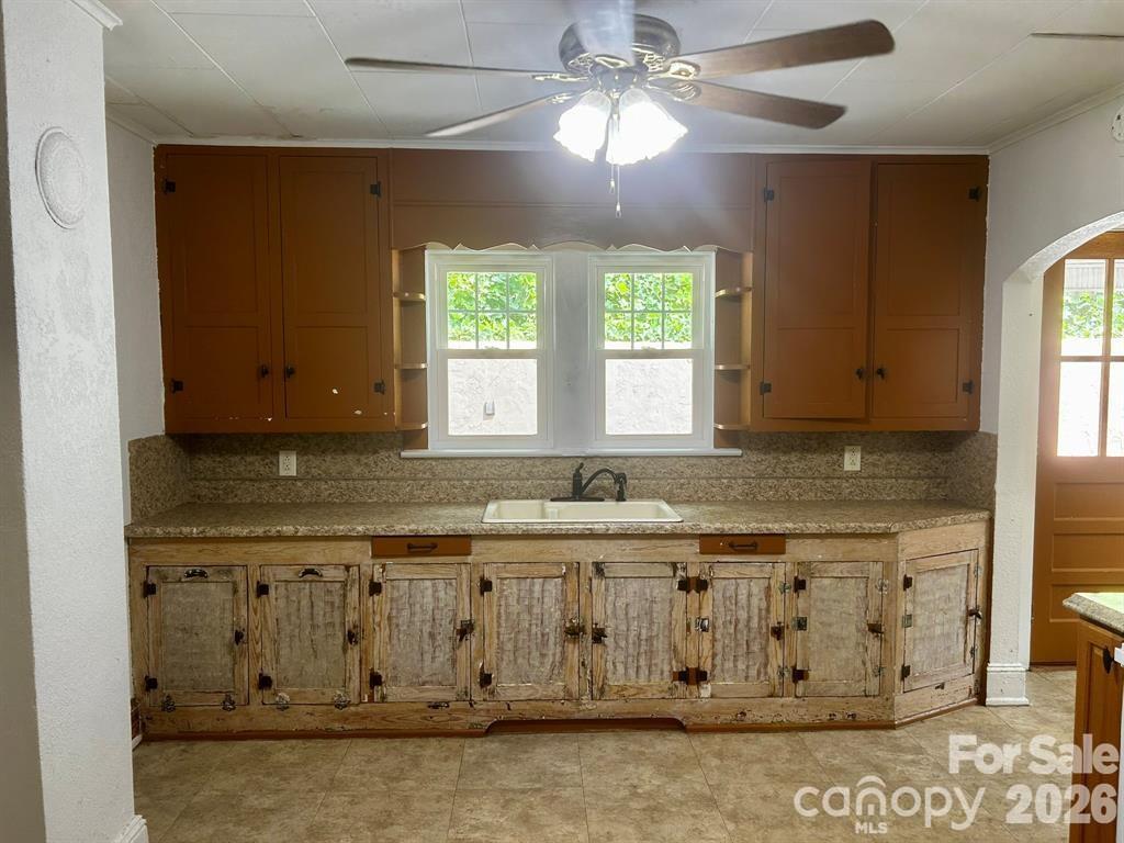 404 Huffman Street Morganton, NC 28655 - Photo 10 of 29