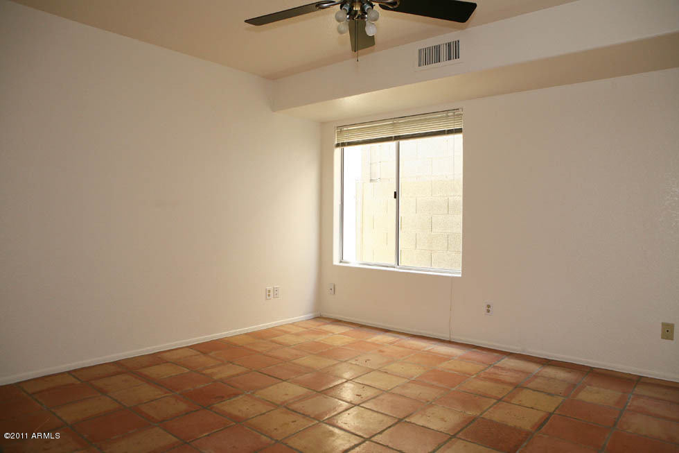 1709 East Gelding Drive Phoenix, AZ 85022 - Photo 13 of 33 3rd Guest Bedroom