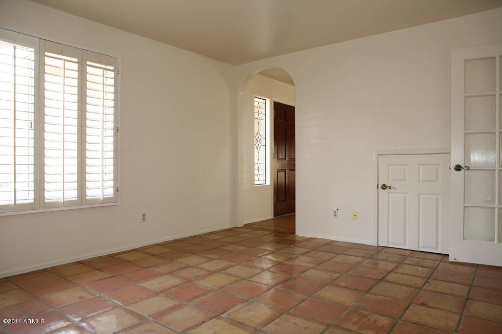 1709 East Gelding Drive Phoenix, AZ 85022 - Photo 17 of 33 Den/Office