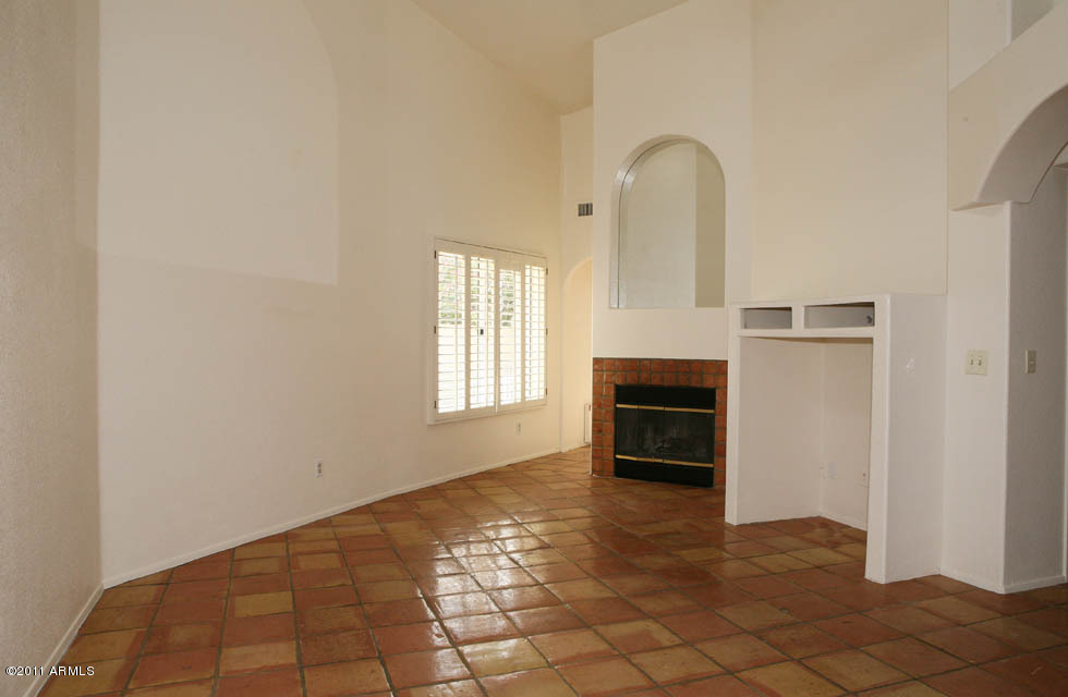 1709 East Gelding Drive Phoenix, AZ 85022 - Photo 25 of 33 Living Room