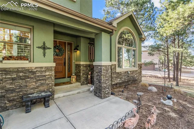 $825,000 | 2 North Sherwood Glen, Monument, CO 80132