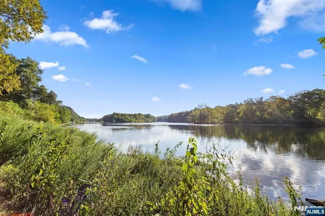 $1,200 | 190 Highway 46, Unit B, Little Ferry, NJ 07643