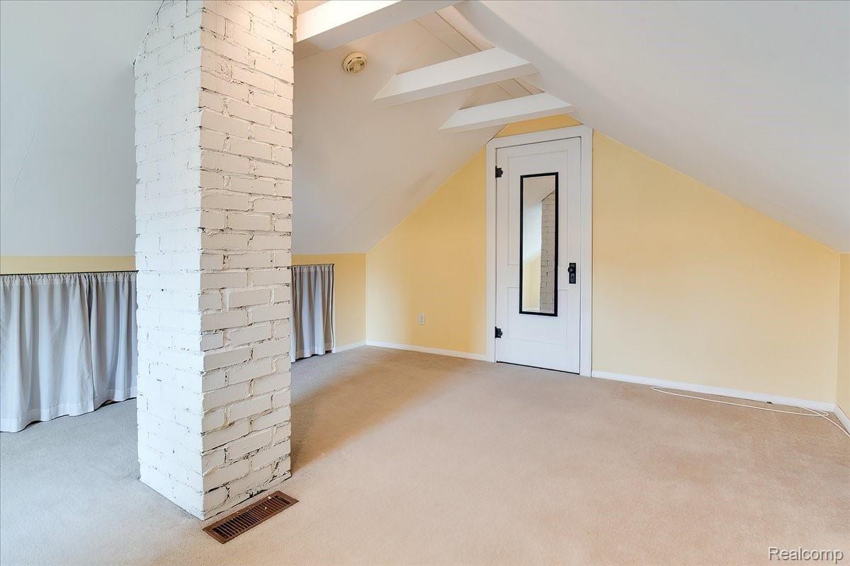 317 Wilcox Street Rochester, MI 48307 - Photo 18 of 29 32-32.jpg