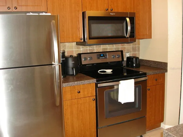 $2,000 | 2141 Portofino Place, Unit 82816, Palm Harbor, FL 34683