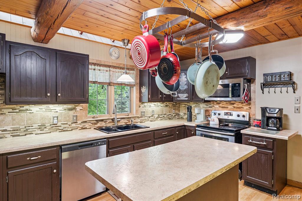 14960 Holmes Road Gregory, MI 48137 - Photo 11 of 67