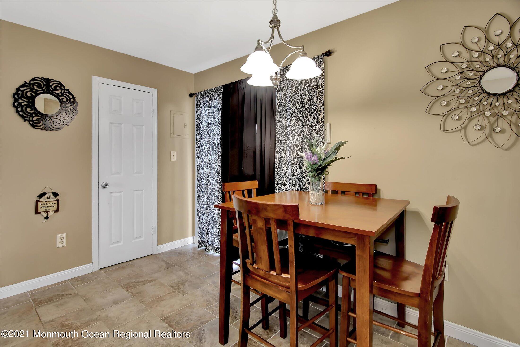 53 Creek Road, Unit 413 Brick, NJ 08724 - Photo 8 of 22 08-Dining