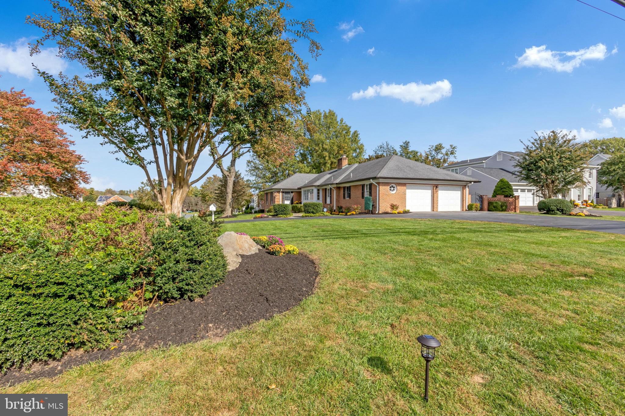 9801 Kendale Road Potomac, MD 20854 - Photo 4 of 47 Gallery Image 4