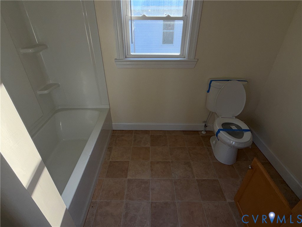 113 West Main Street Wakefield, VA 23888 - Photo 14 of 19