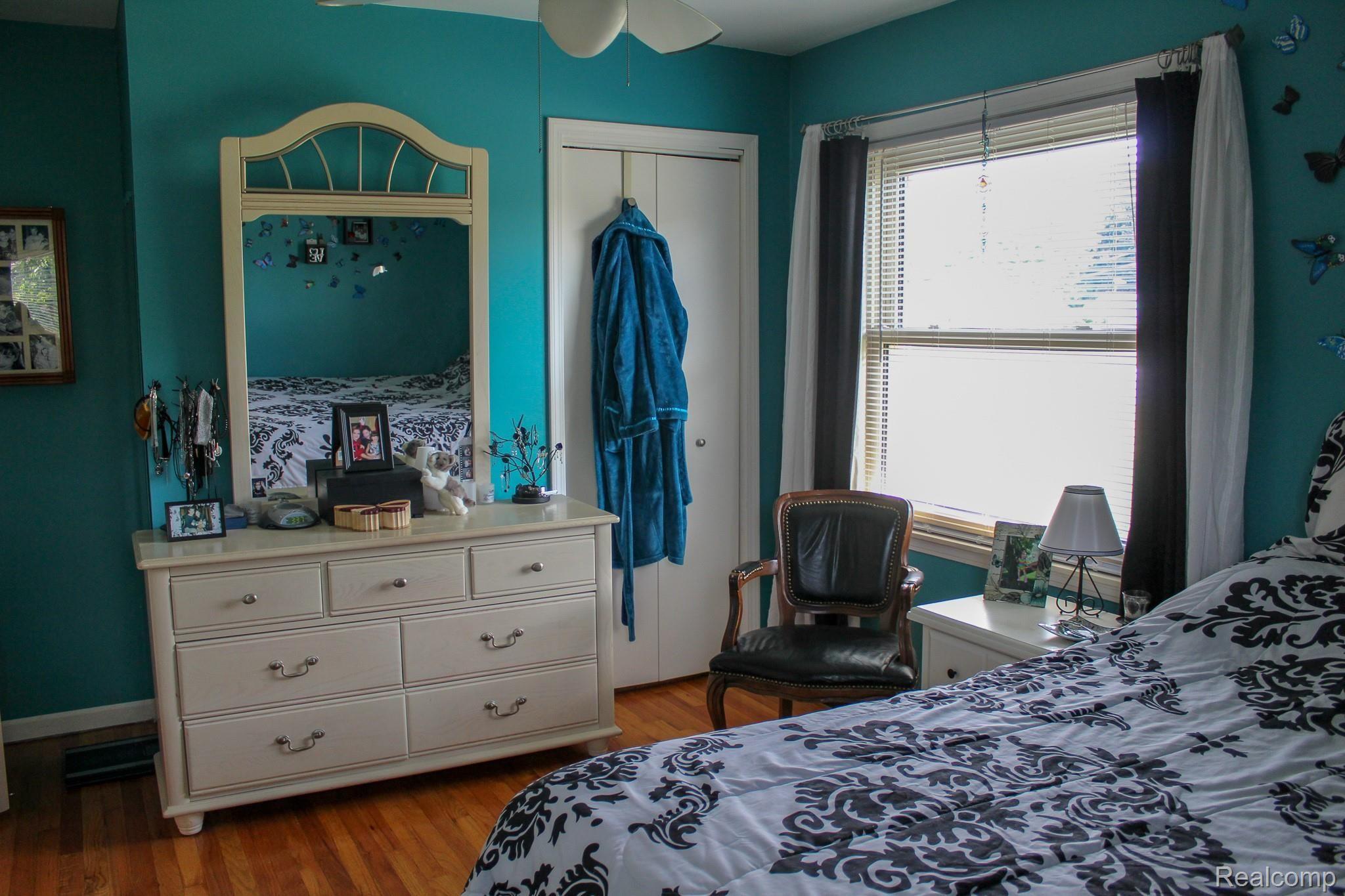 8765 Canal Road Sterling Heights, MI 48314 - Photo 10 of 28 Master 2.jpg