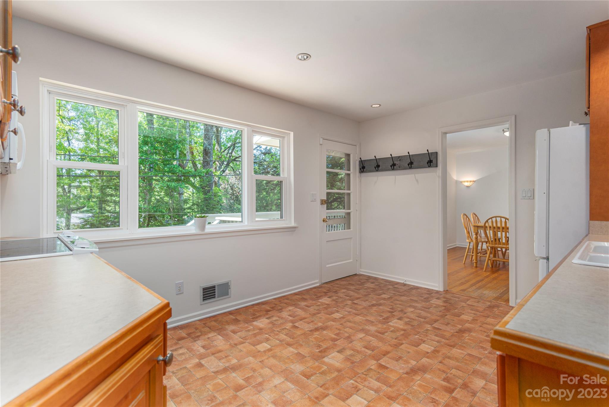 4 Northwood Road Asheville, NC 28804 - Photo 8 of 23 Gallery Image 8