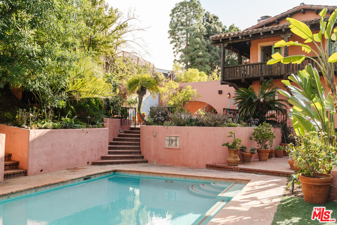 3131 Floye Drive Los Angeles, CA 90046 - Photo 40 of 53 a view of an outdoor space and yard