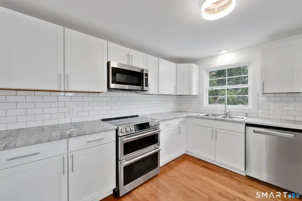 $619,000 | 751 West Avon Road, Avon, CT 06001