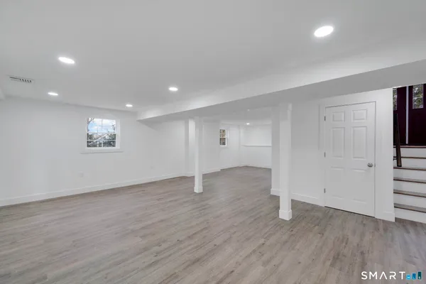 $619,000 | 751 West Avon Road, Avon, CT 06001