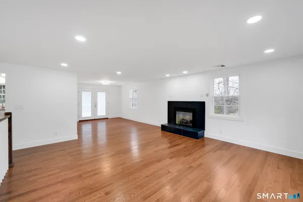$619,000 | 751 West Avon Road, Avon, CT 06001