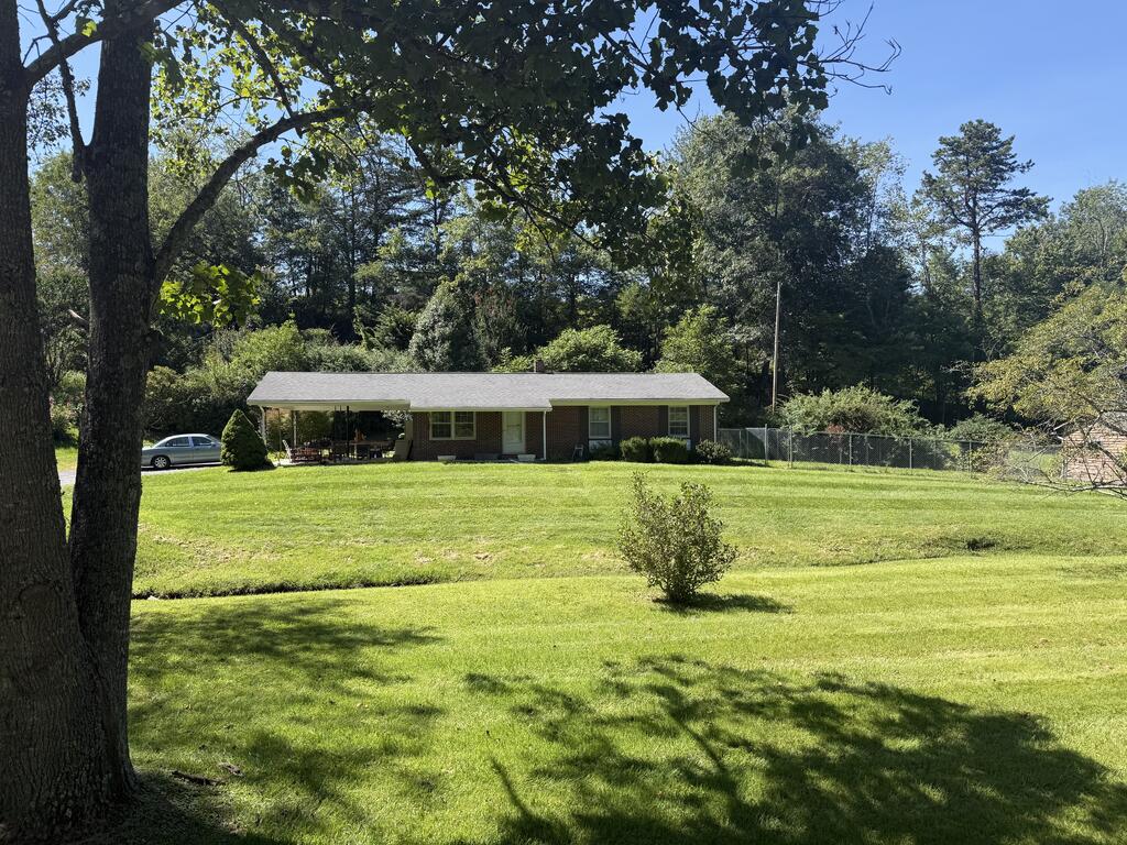 917 McGhee Road Woodlawn, VA 24381 - Photo 2 of 23 Gallery Image 2