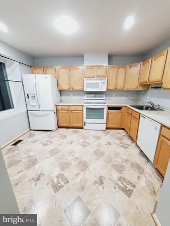 $2,500 | 19 Island Run Court, Catonsville, MD 21228