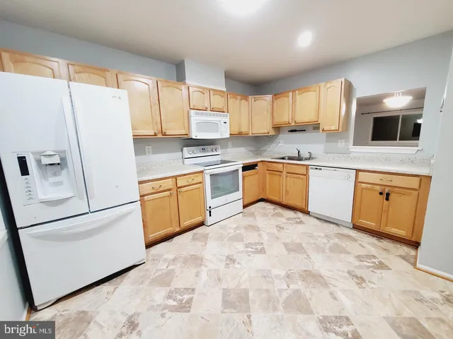 $2,500 | 19 Island Run Court, Catonsville, MD 21228