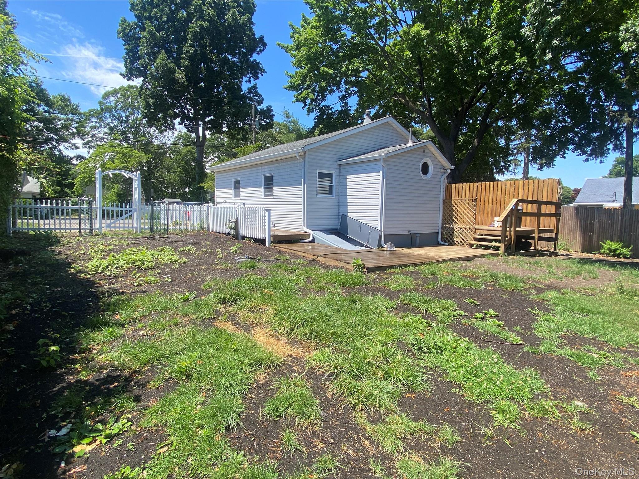 101 Rose Drive Ronkonkoma, NY 11779 - Photo 12 of 12