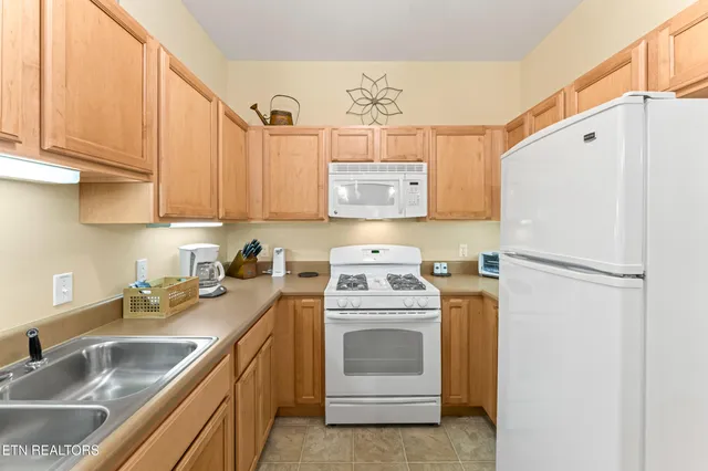 $369,900 | 527 River Pl Way, Unit 516, Sevierville, TN 37862