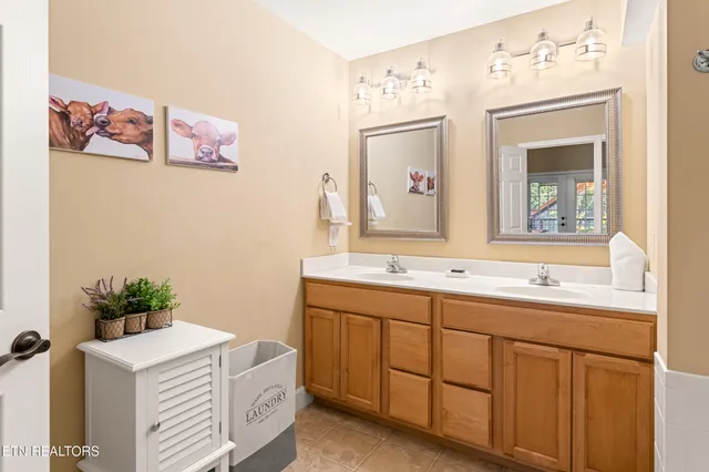 $369,900 | 527 River Pl Way, Unit 516, Sevierville, TN 37862