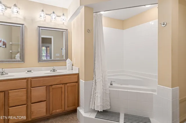 $369,900 | 527 River Pl Way, Unit 516, Sevierville, TN 37862