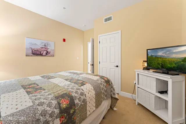 $369,900 | 527 River Pl Way, Unit 516, Sevierville, TN 37862