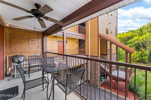 $369,900 | 527 River Pl Way, Unit 516, Sevierville, TN 37862